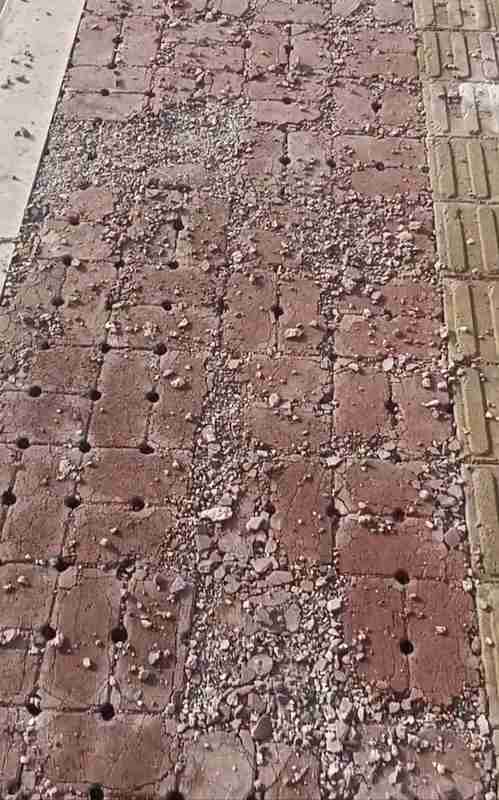  通车不到半年，吉林红旗大桥人行道地砖大面积碎裂，建设单位：受融雪剂影响导致，已修复完毕 新闻 通车不到半年，吉林红旗大桥人行道地砖大面积碎裂，建设单位：受融雪剂影响导致，已修复完毕 新闻