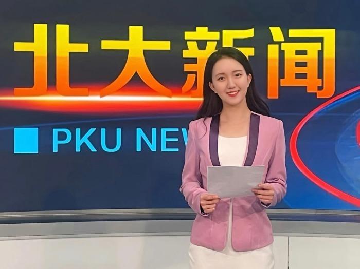  “北大毕业当短剧演员，疯了吗？”当事人回应：有心理落差但从不“玻璃心” 新闻 “北大毕业当短剧演员，疯了吗？”当事人回应：有心理落差但从不“玻璃心” 新闻