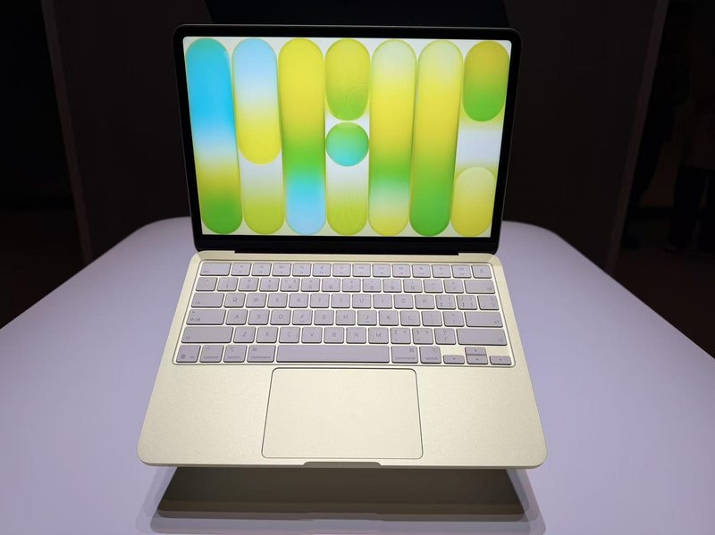  4599元起！苹果发布MacBook Neo：搭载A18 Pro芯片，回归多彩铝合金机身 新闻 4599元起！苹果发布MacBook Neo：搭载A18 Pro芯片，回归多彩铝合金机身 新闻