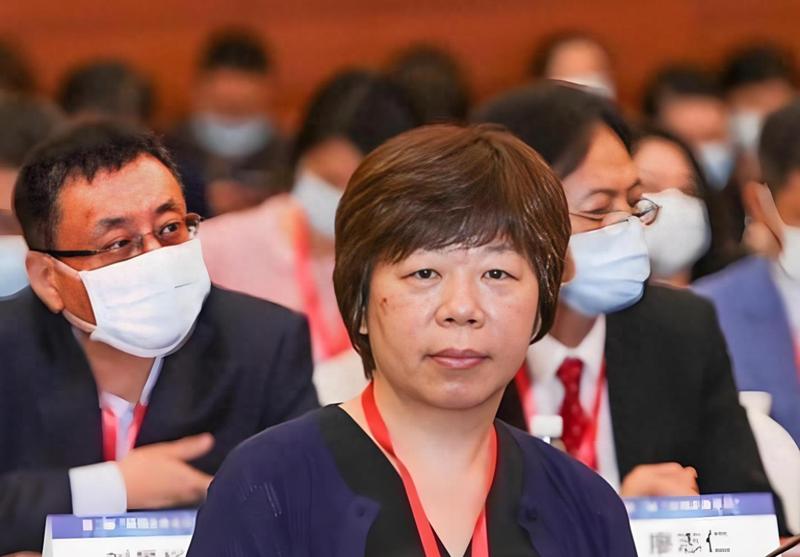  立讯精密冲刺港股：9个月营收2209亿 厂妹出身的王来春身价855亿 新闻 立讯精密冲刺港股：9个月营收2209亿 厂妹出身的王来春身价855亿 新闻