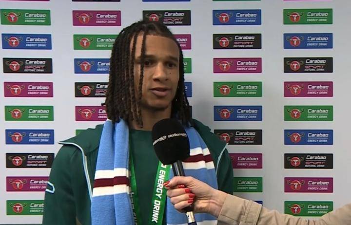  阿克谈英联杯夺冠感受；比赛虽精彩，回家优先，国家队召唤不容耽搁。 体育新闻 阿克谈英联杯夺冠感受；比赛虽精彩，回家优先，国家队召唤不容耽搁。 体育新闻