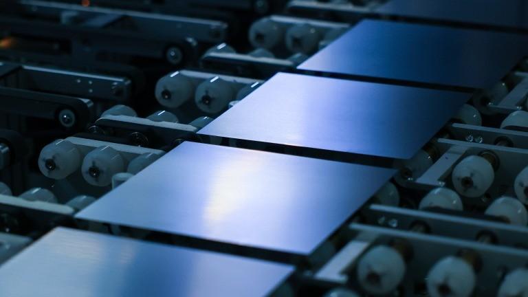  迷茫与博弈：光伏产业如何在成本挤压中突围 新闻 迷茫与博弈：光伏产业如何在成本挤压中突围 新闻