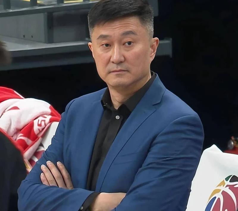  拒绝盲目迷信“五小”：广东宏远的内线告急并非偶然 体育新闻 拒绝盲目迷信“五小”：广东宏远的内线告急并非偶然 体育新闻