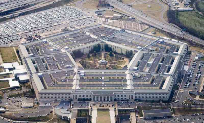 伊朗精准打击迪拜美军据点：导弹与无人机的战术协同分析