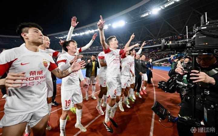  致永远的「奥宝」：那个把八年青春留给上海滩的男孩，要说再见了 体育新闻