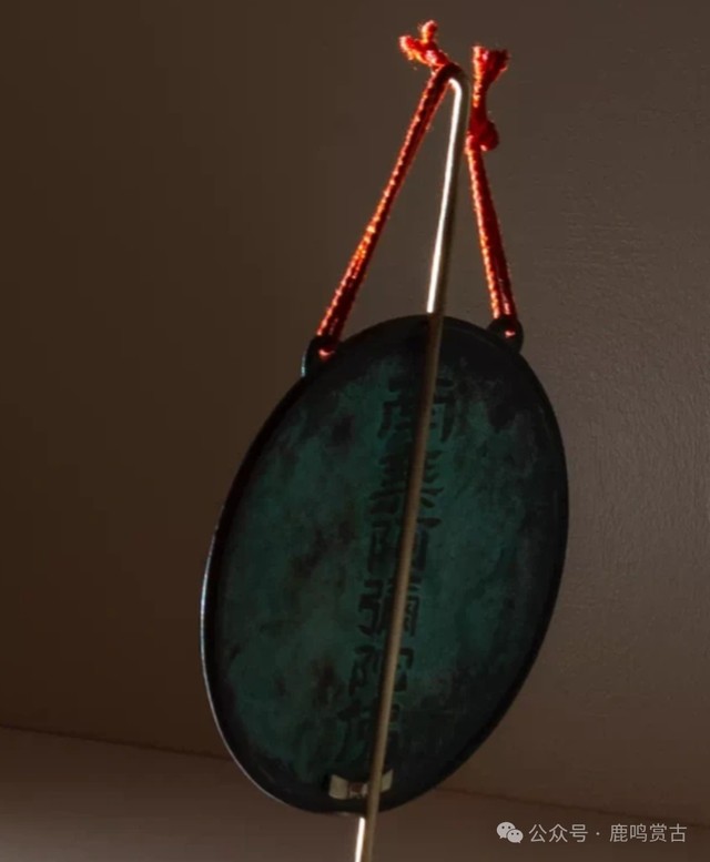  【光学秘技】尘封六十载的中国古镜，为何能让佛像“穿透”时光浮现？ 文化旅游