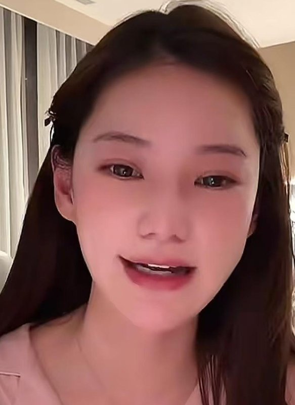  那个印着宝宝小脚丫的卡片，为什么让所有人都破防了？ 情感心理